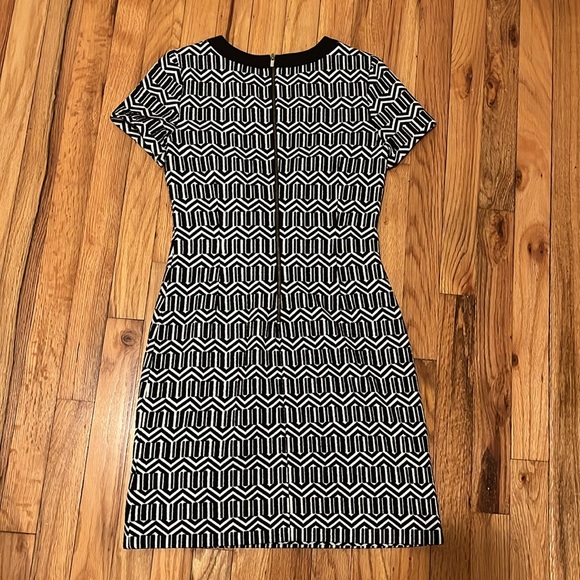 Banana Republic Geometric Print Shift Dress - Picture 3 of 3